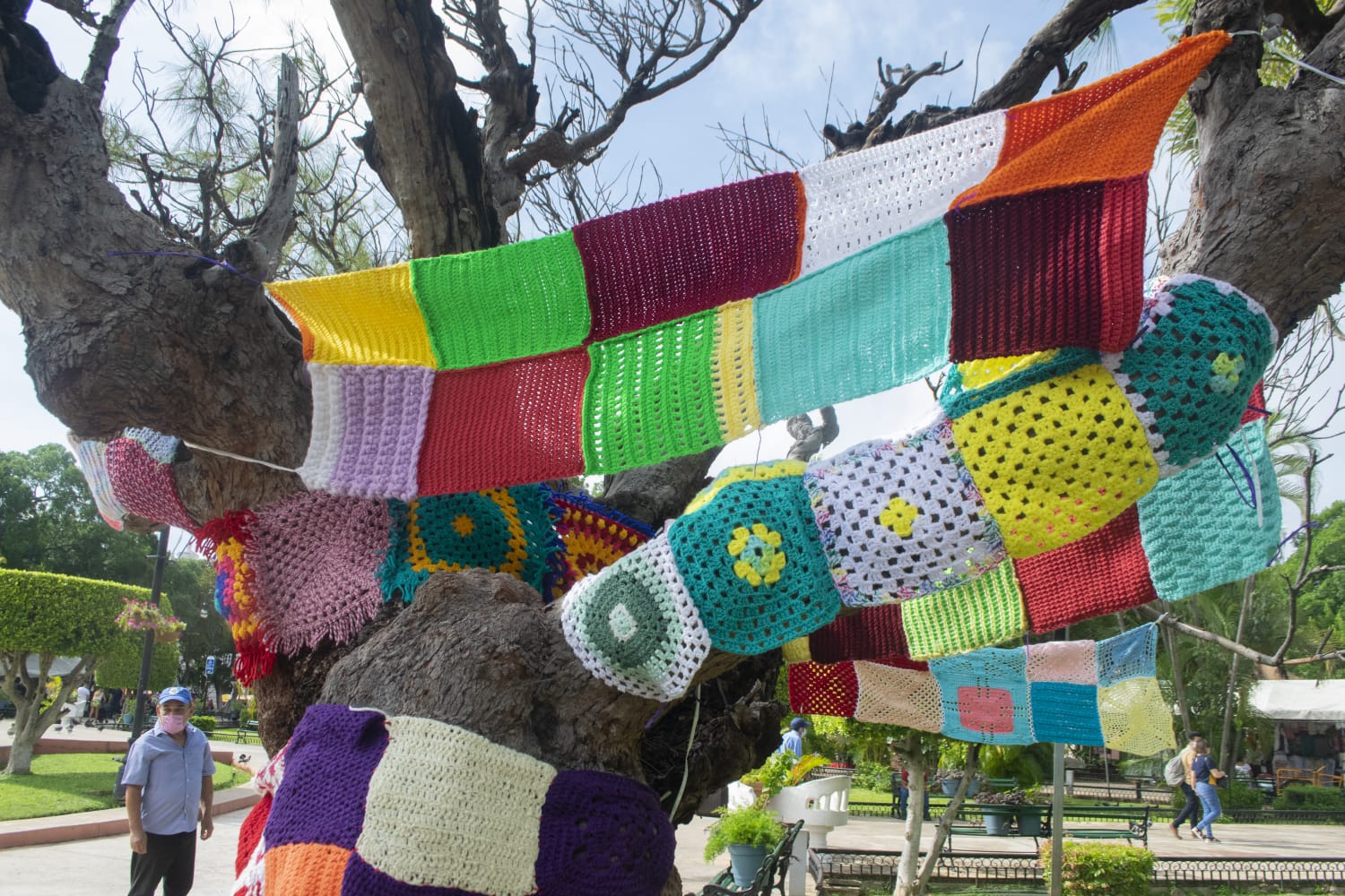 Convierten la Plaza Grande en centro de concientización sobre la sordoceguera